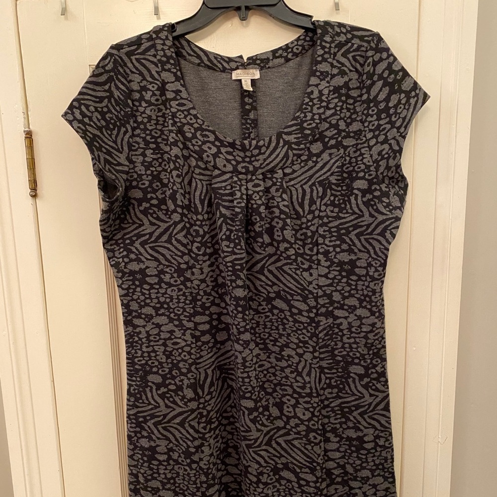 Madison Dark Grey & Black Animal Print Scoop Neck Cap Sleeved Dress Size XL